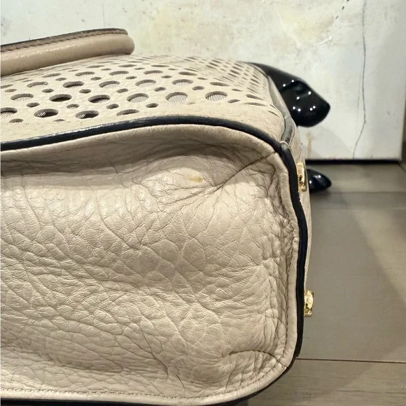 Kate Spade Perri Lane Lynn Tote Ivory Leather
Very Gently Used - Picture 6 of 8